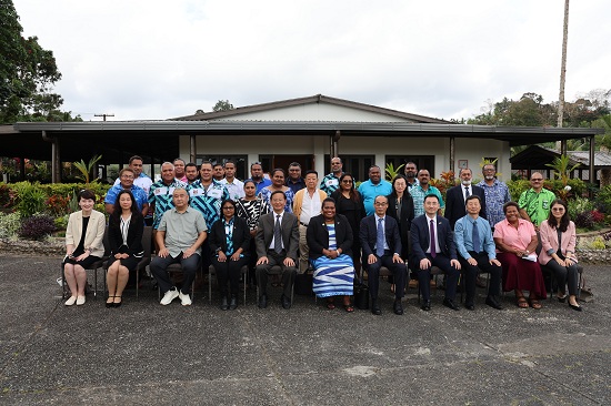 檀香木种植示范项目在斐济启动